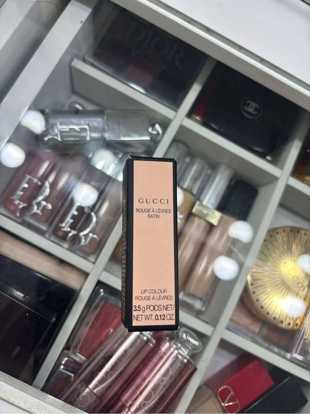 Gucci Long Lasting Satin Lipstick. Color: 201 The painted veil